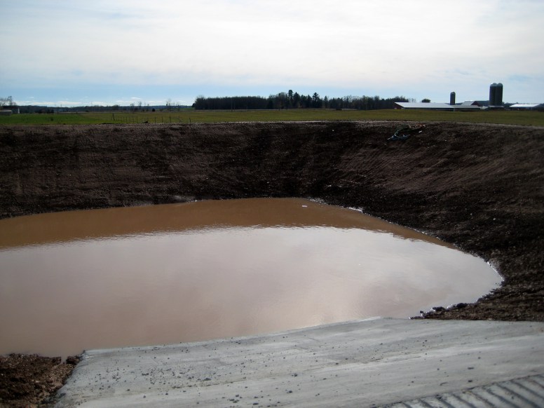 manure_spreading-900x495